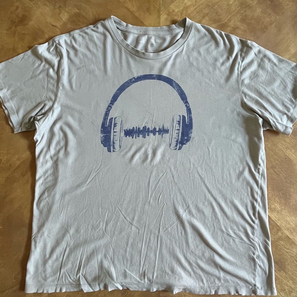 GAP Men's Short Sleeve T-Shirt White with Blue Headphone Graphic